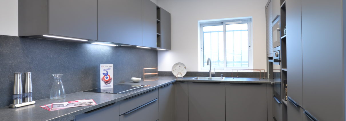 Façades Touch gris ardoise plan en céramique finition Pierre Bleue